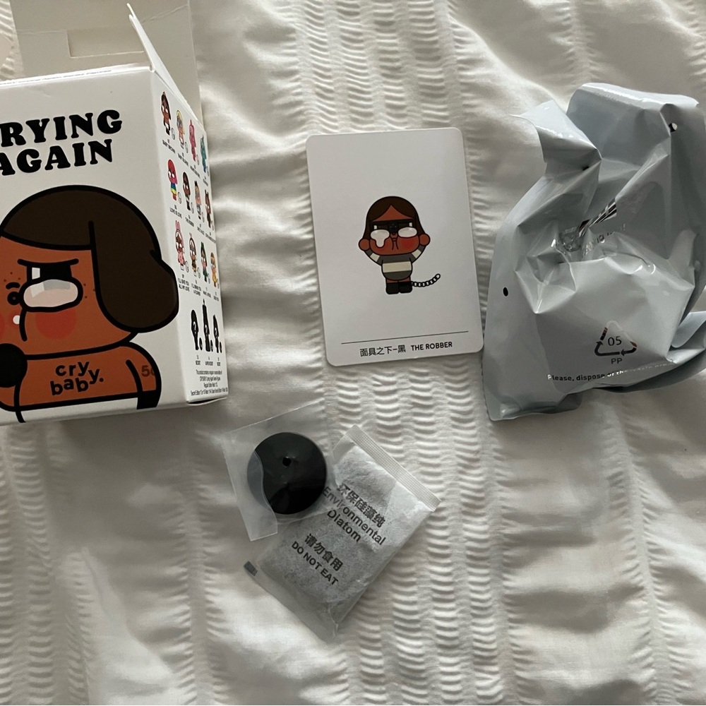 Pop Mart Crying Again Cry Baby NWT - THE ROBBER. Purse Charm